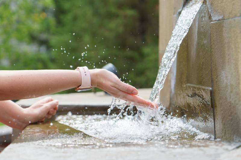 Jak odnaleźć źródło wody na własnej posesji oraz warunki umożliwiające stworzenie prywatnego ujęcia wodnego